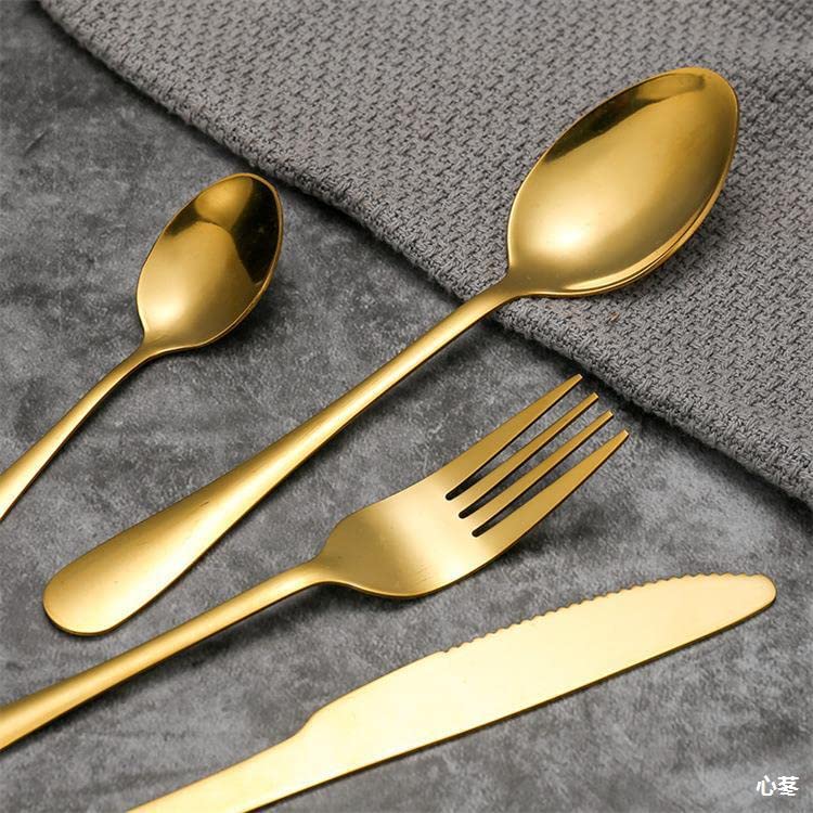 Juego de cubertería portátil, de acero inoxidable, cubiertos, utensilios, juego de cubiertos, cuchillo de carne, tenedor, cuchara (cuchara pequeña dorada)