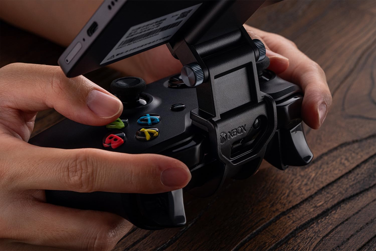 8Bitdo Mobile Gaming Clip for Xbox Controllers (Officially Licensed) - Xbox - Original Xbox - Very Good - Used Accessory - Image 2