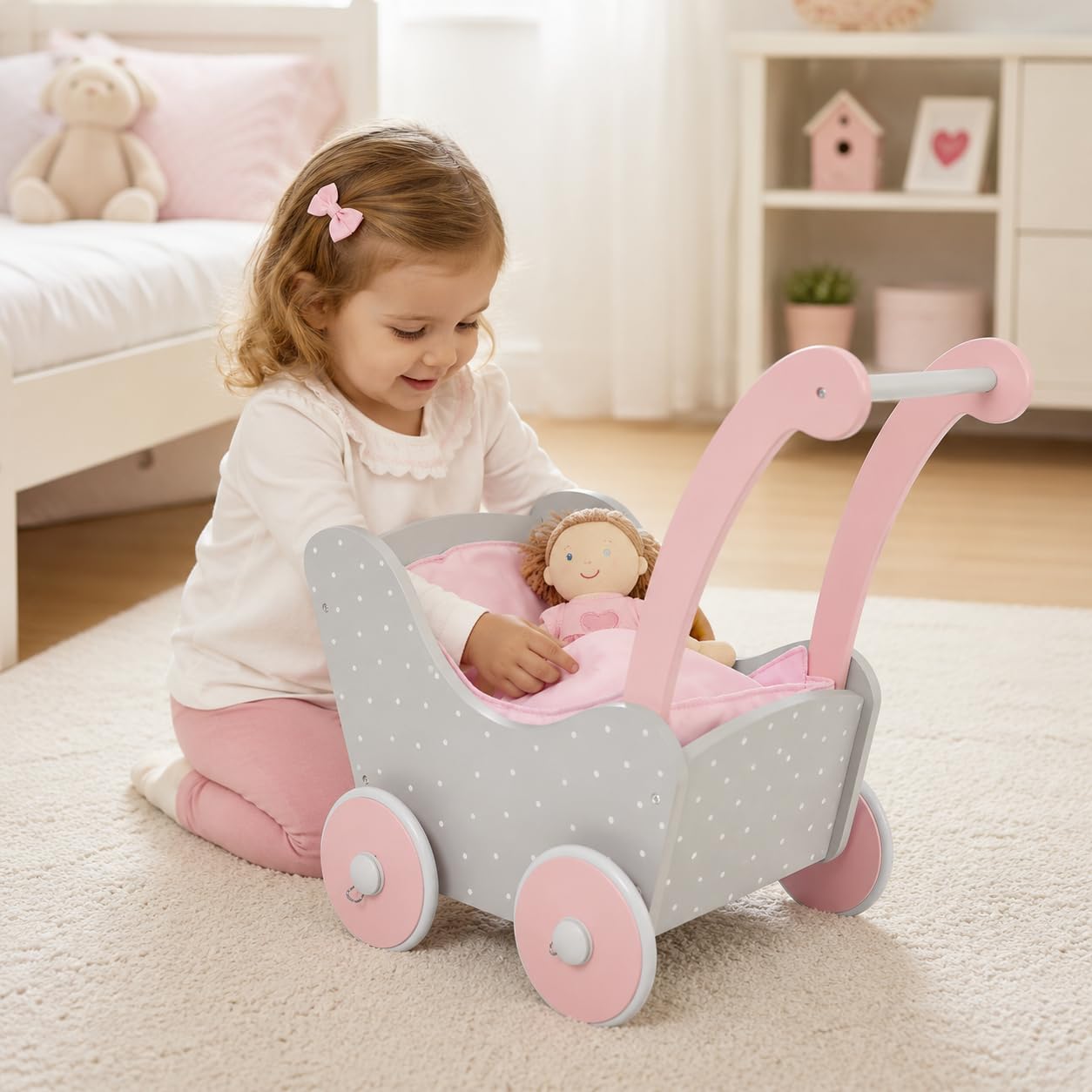Bayer Chic 2000 Poussette en Bois pour poupées jusqu'à 54 cm, Landau en Bois, Hauteur coulissante 43 cm, Gris Puntos
