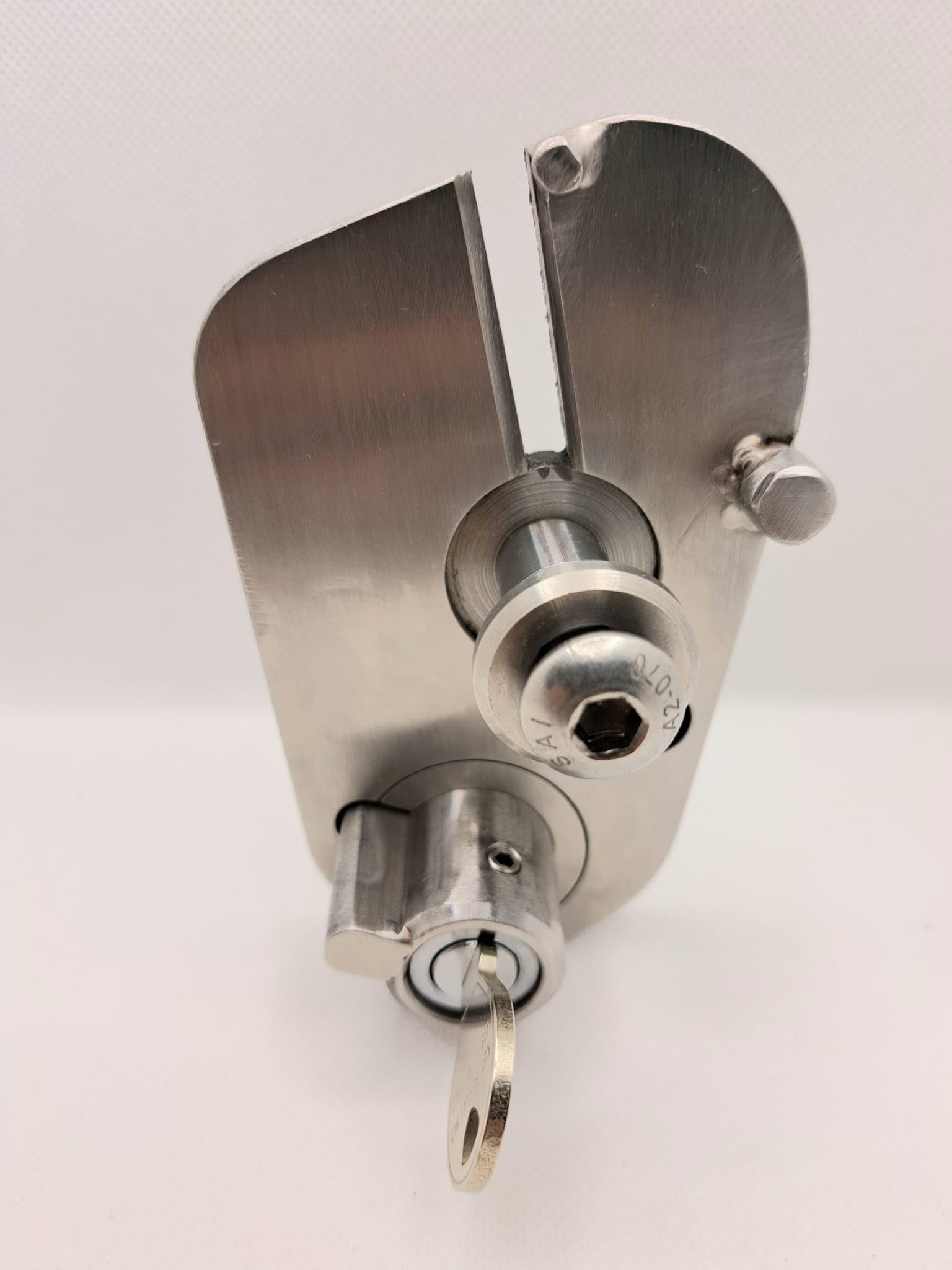 BLOCK BRAKE - ANTIFURTO MECCANICO BLOCCA CAVALLETTO CENTRALE PER MOTO DUCATI MULTISTRADA V4 IN ACCIAIO INOX CON CHIAVE CODIFICATA.