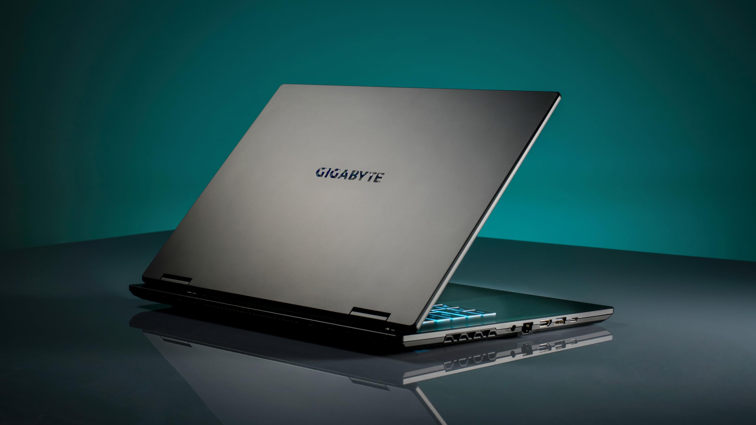 GIGABYTE Gaming A16 Laptop - 165Hz WUXGA, Intel Core i7-13620H, RTX 5050, 16GB DDR5 5200MHz, SSD Gen4 1TB, Windows 11 Home, Garanzia 2 anni, Dolby Atmos, Gaming A16 CTHI3FR894SH