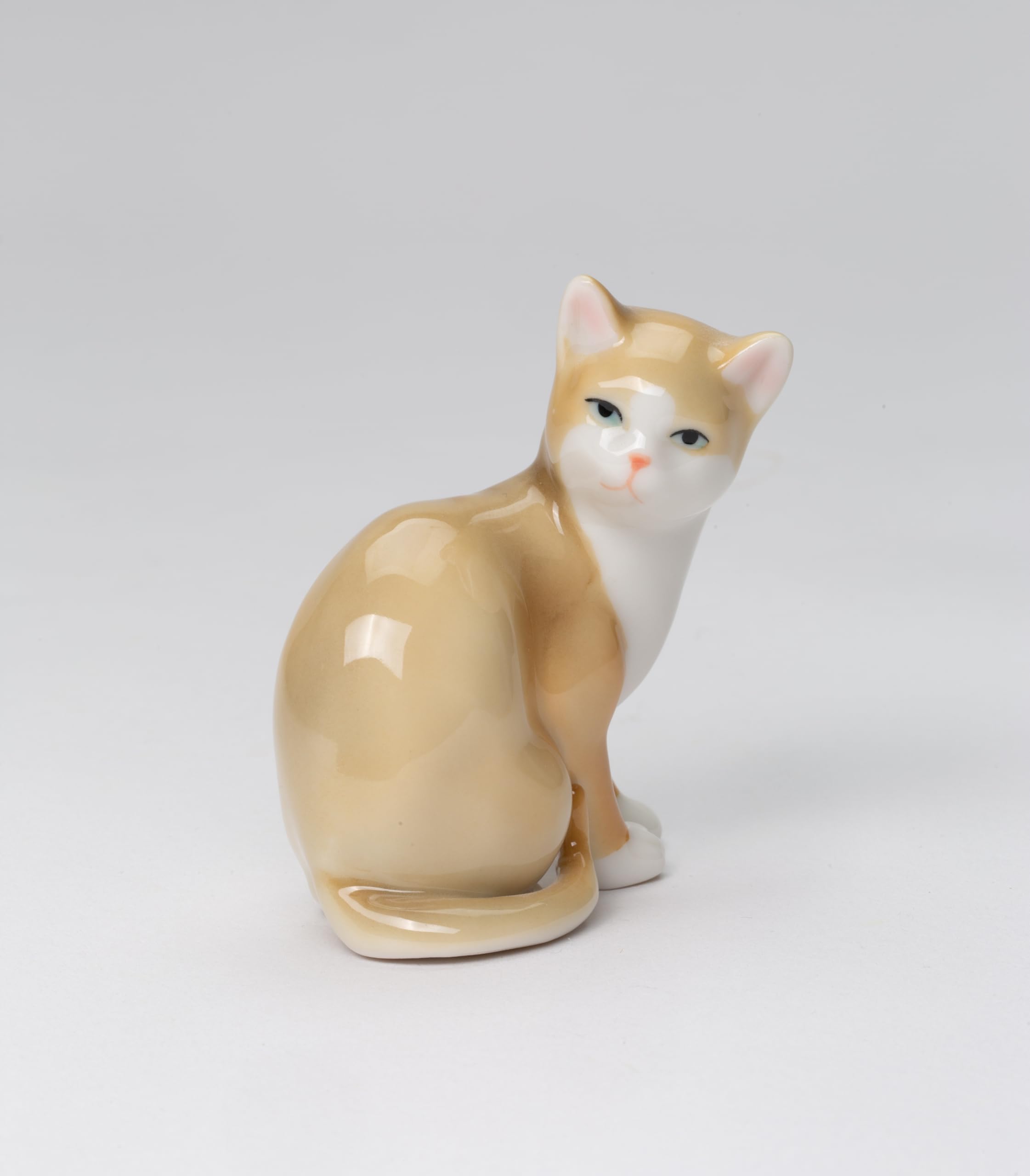 Cosmos Gifts Fine Porcelain Playful Cat Figurine, 3 in