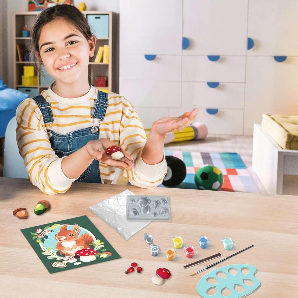 Ravensburger CreArt 12023068 - Love Squirrel - Painting by Numbers from 9 Years, Painting Set with Frame, Brush and Acrylic Paints, Gift for Girls and Boys, Cast Plaster