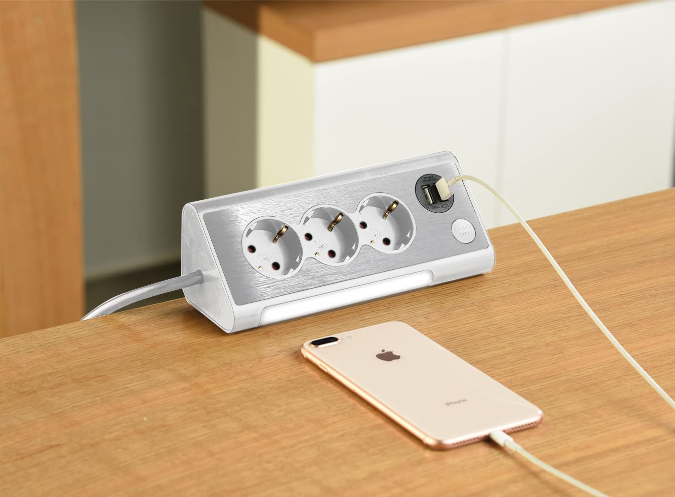 maxtrack Presa da tavolo NV70-3WL, 3 prese, ad angolo, 2 porte di ricarica USB e illuminazione a LED, presa multipla per casa con pulsante per spegnere l'illuminazione a LED, cavo da 3 m