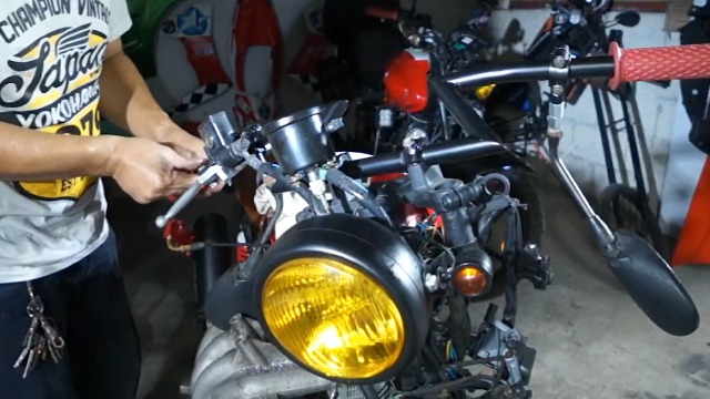 骨董品 トライアングル ヘッドライト チョッパー ボバー ハーレー パンヘッド