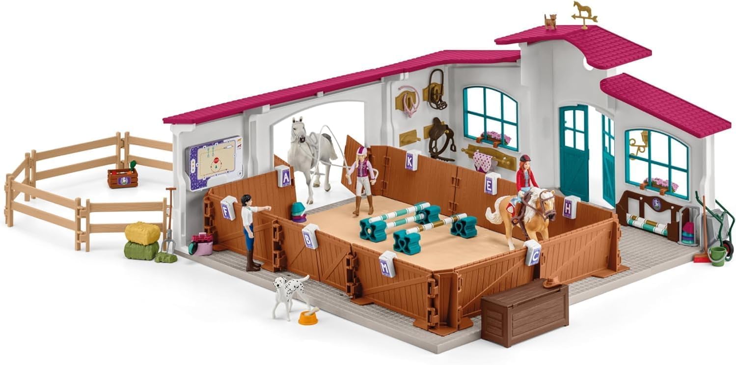 Schleich Horse Club | Picadero Cubierto Peppertree 42639 | con obstáculos, Paddock y Muchos Accesorios | Regalo Ideal y Juguetes de Caballos para niños a Partir de 5 años | Set de 179 Piezas | Con obstáculos, paddock y muchos accesorios | gran regalo para