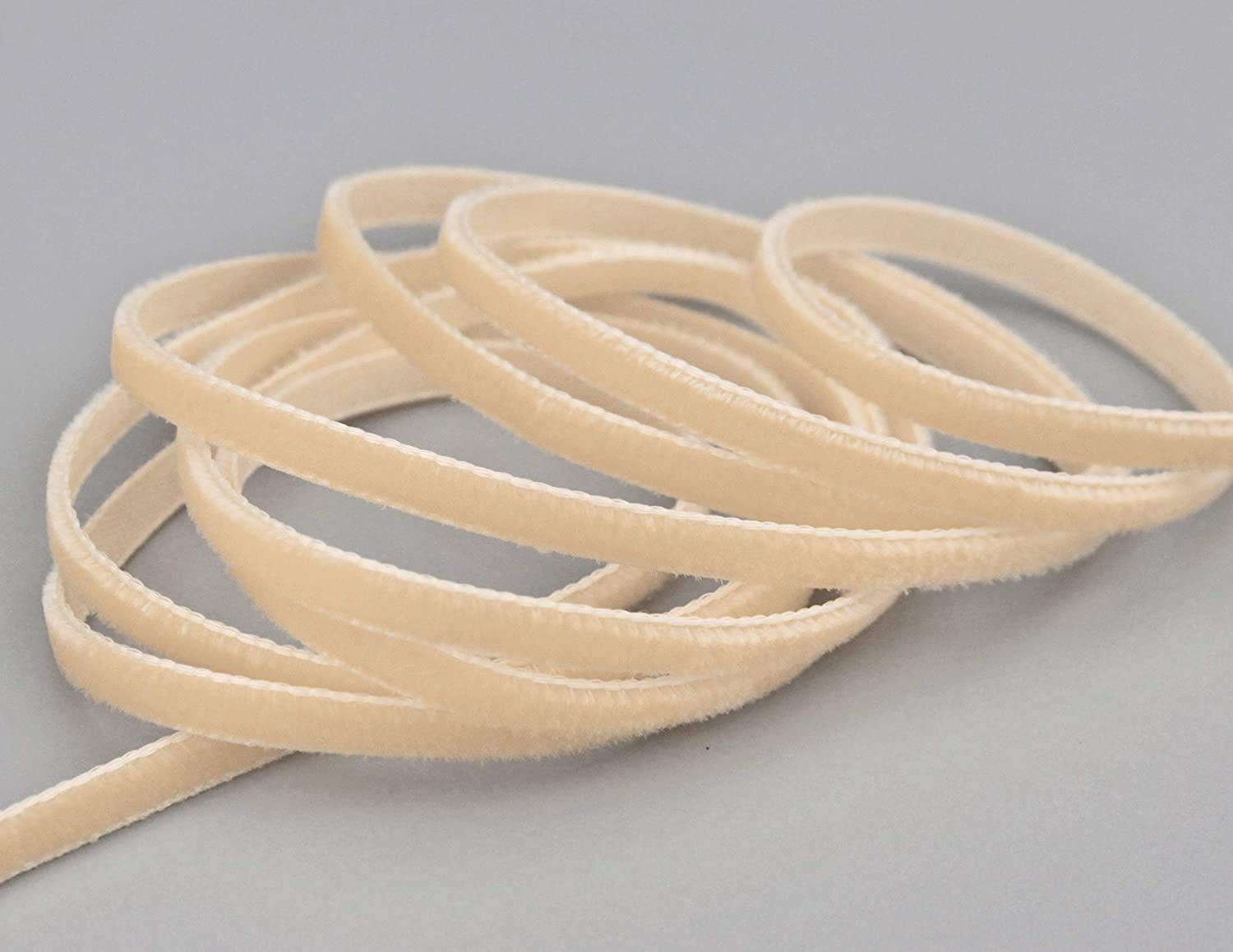 finemark 3 m x 9 mm velvet ribbon powder (427 beige) decorative ribbon velour on one side velvet fixed edge velvet ribbon for sewing decorating