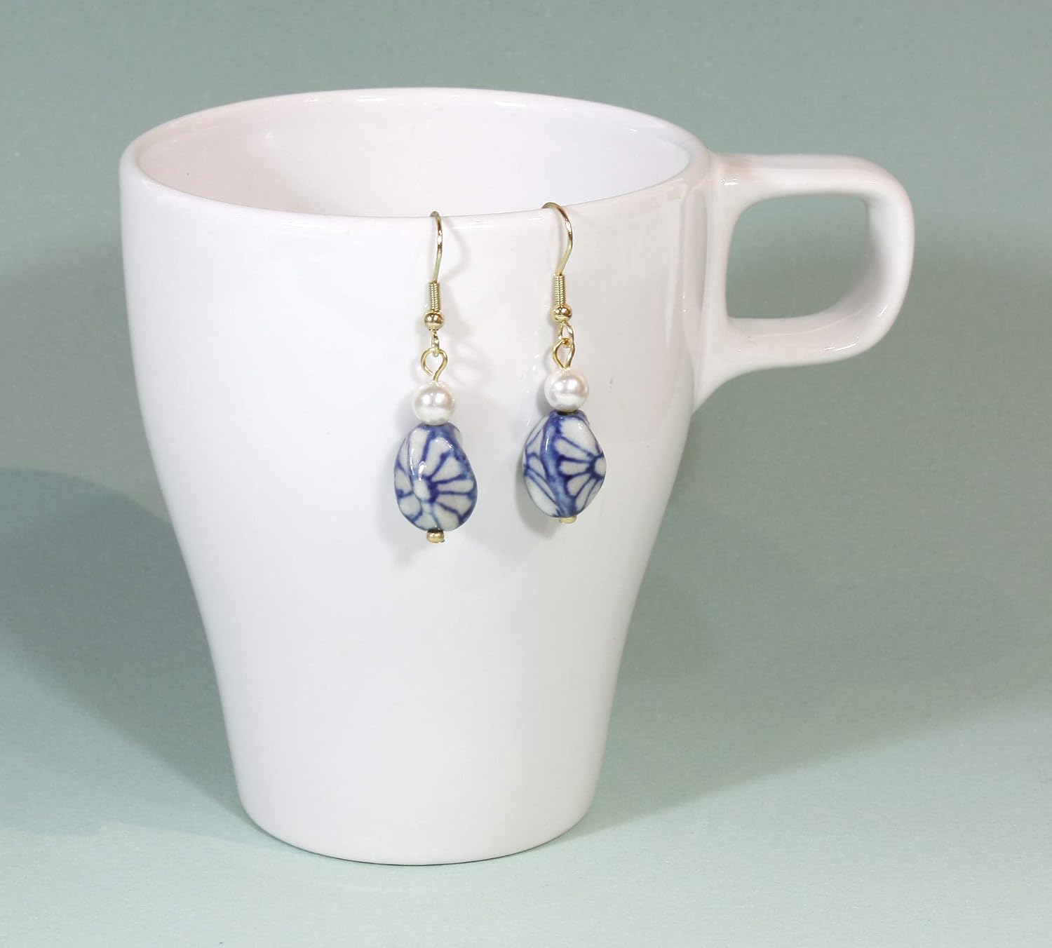 Twist of Blue, Blue Delft Earrings with Preciosa Glass Pearl, Goldtone