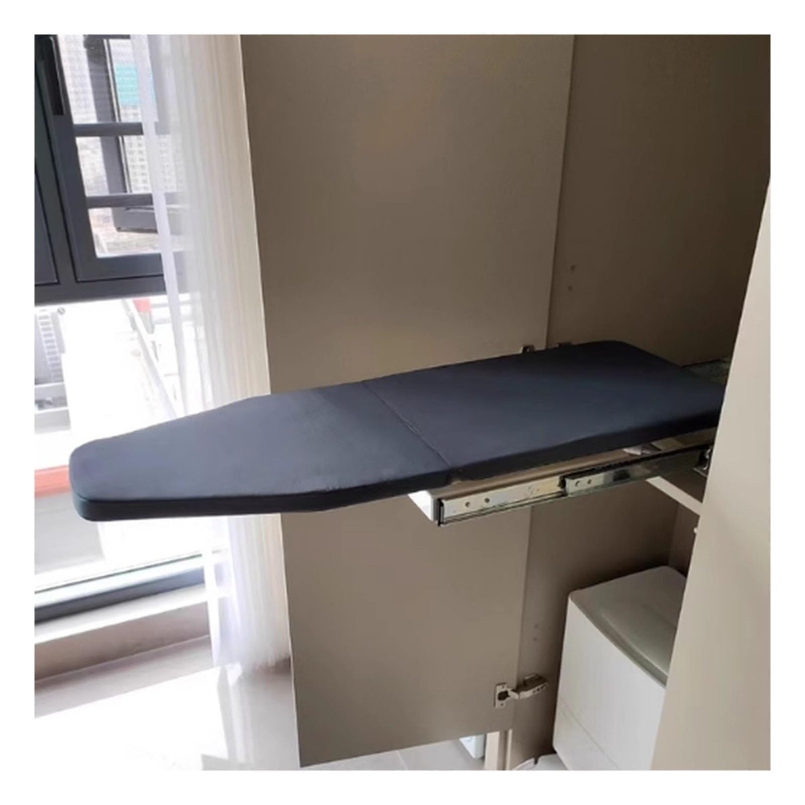 Generisch Dieses ausziehbare Bügelbrett (81 x 31 cm, zusammenklappbar, drehbar, kompakt) eignet Sich ideal zum platzsparenden Verstauen in Kleiderschrank und Garderobe (Farbe 1).
