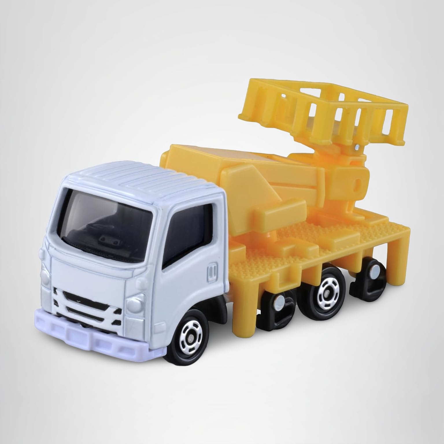 トミカ　いすゞエルフ　ディズニーストア、東京電力、トミカ銀はがし　など７台セット Amazon.co.jp: タカラトミー(TAKARA TOMY) トミカ No.17 いすゞ エルフ