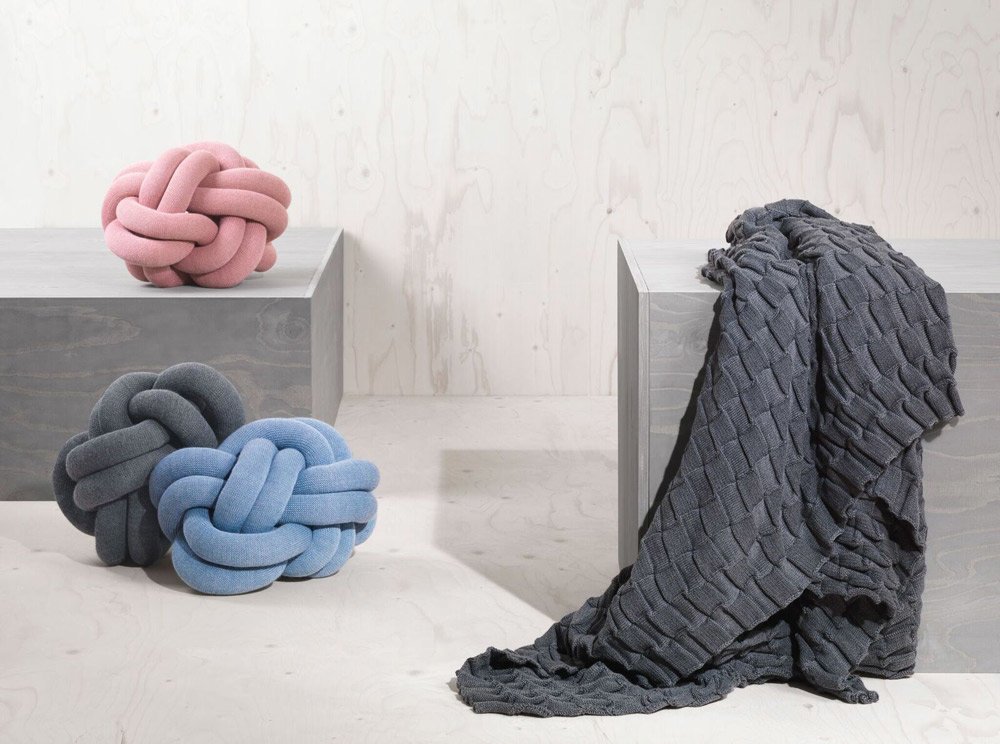 Design House Stockholm Knot Kissen, grau waschbar bei 30°C LxBxH 30x30x15cm