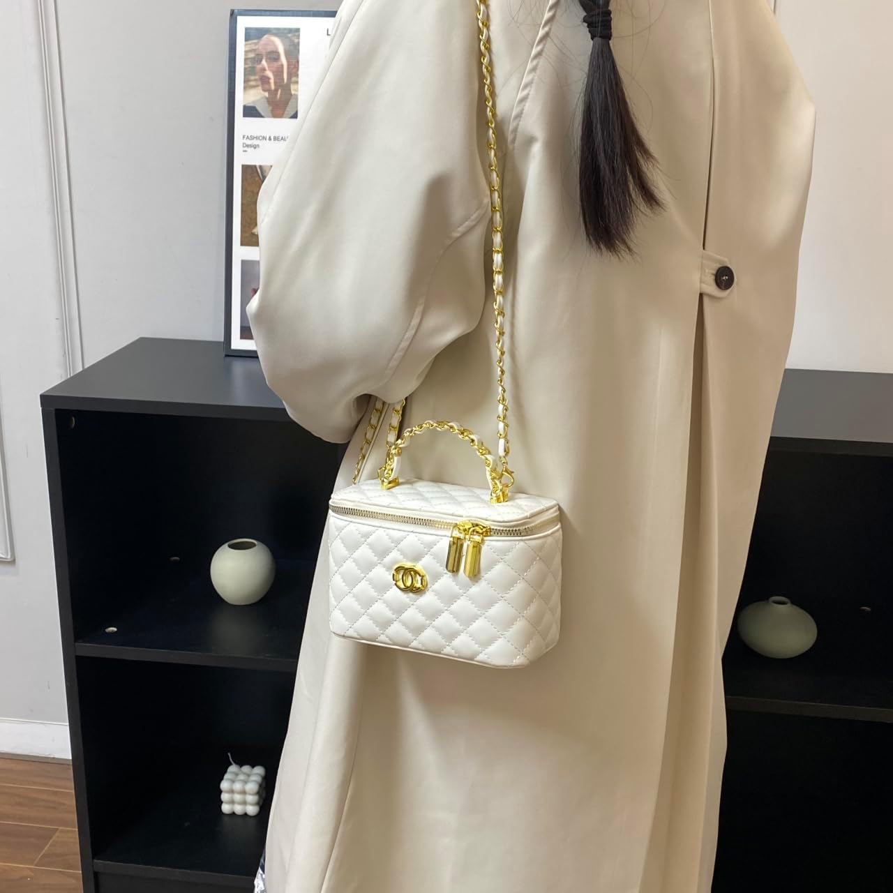 Luxury Quilted Crossbody Handbag for Women, Gold Chain Strap, Leather-Look Mini Purse with Double Zipper,