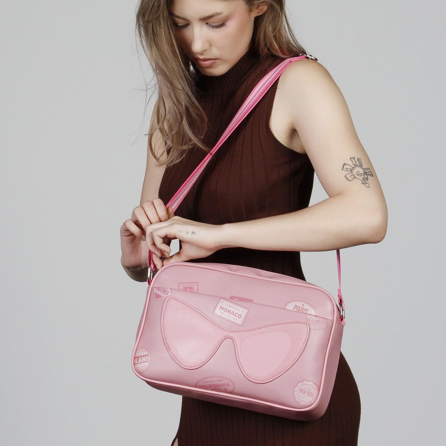 Barbie Travel-Torebka na Ramię Fashion, Różowa, 34 x 23 cm