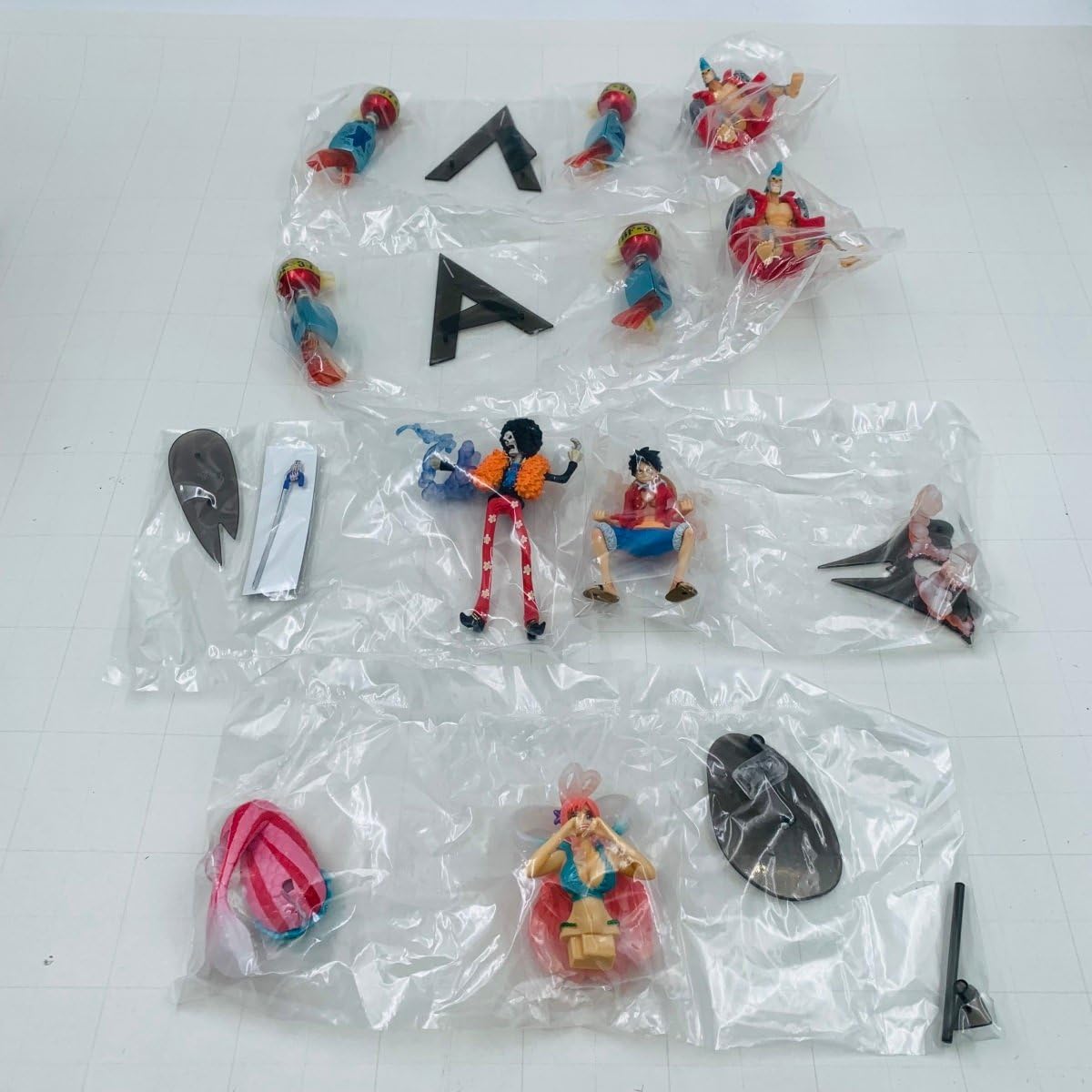 ワンピースATTACK MOTION 10万 vs. 10 10個入 BOX (食玩) i8my1cf ワンピース アタック モーションズ 10万vs.10 One Piece Attack