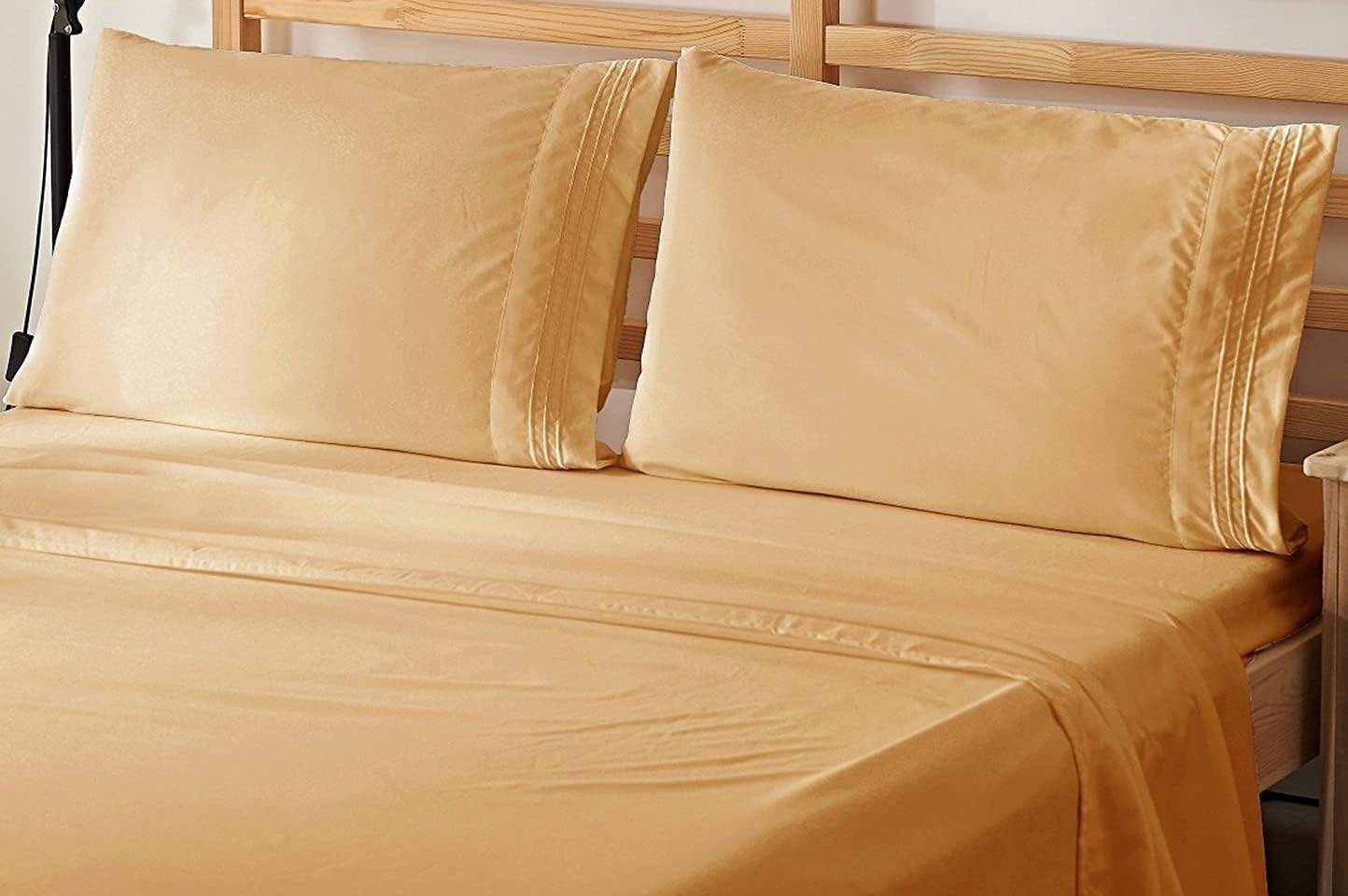 Elegant Comfort 4-Piece Bed Sheet Bedding Set! Luxury Softness 1500 Premier Hotel Quality Wrinkle Free with Deep Pockets, Queen, Camel-Gold