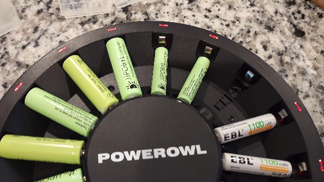 PowerOwl Battery Charger Review with Smart LED Light