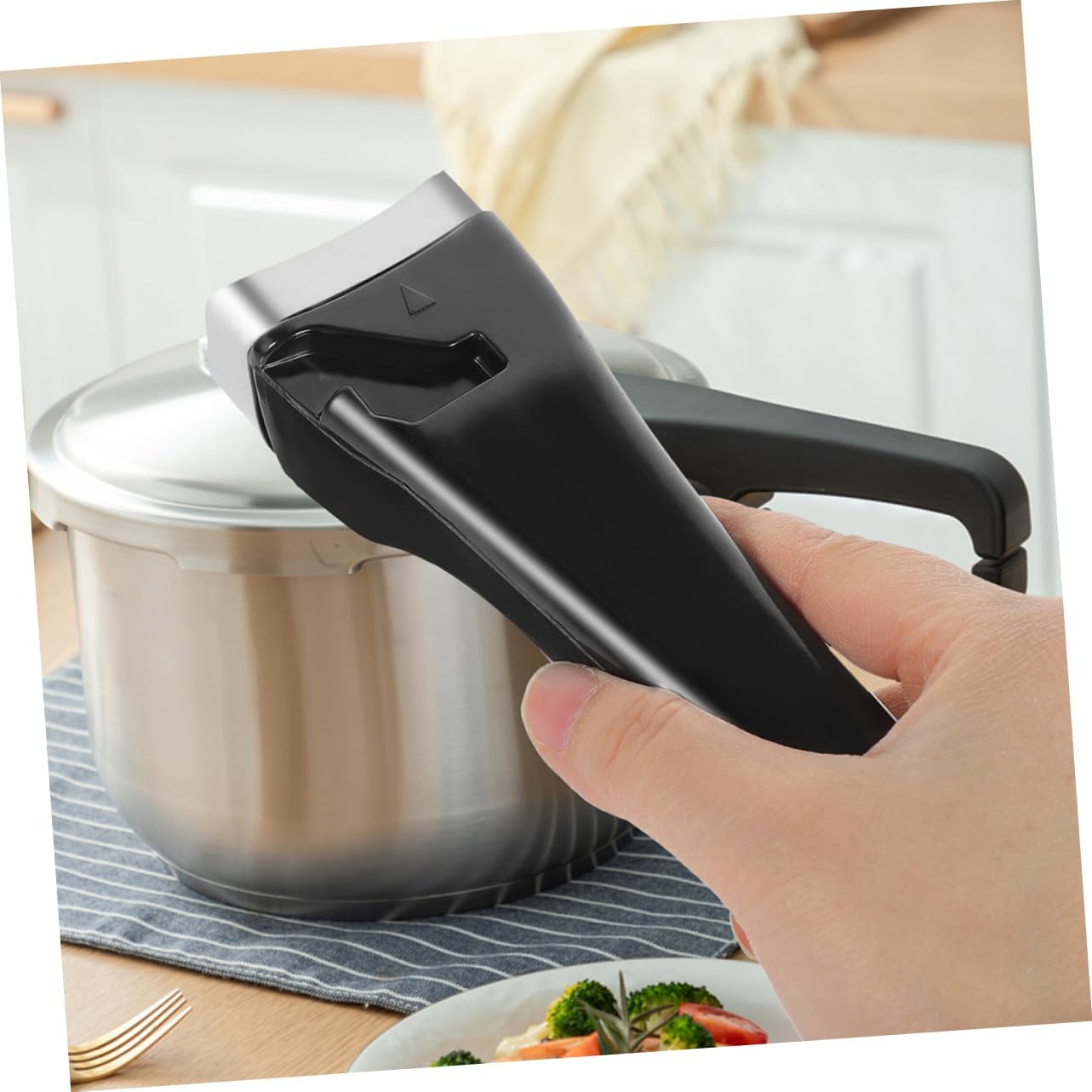 Pressure Cooker Handle Replacement Ergonomic Design Lightweight Pot Handle for Pressure Cookers Easy to Install and Safe Kitchen Accessory