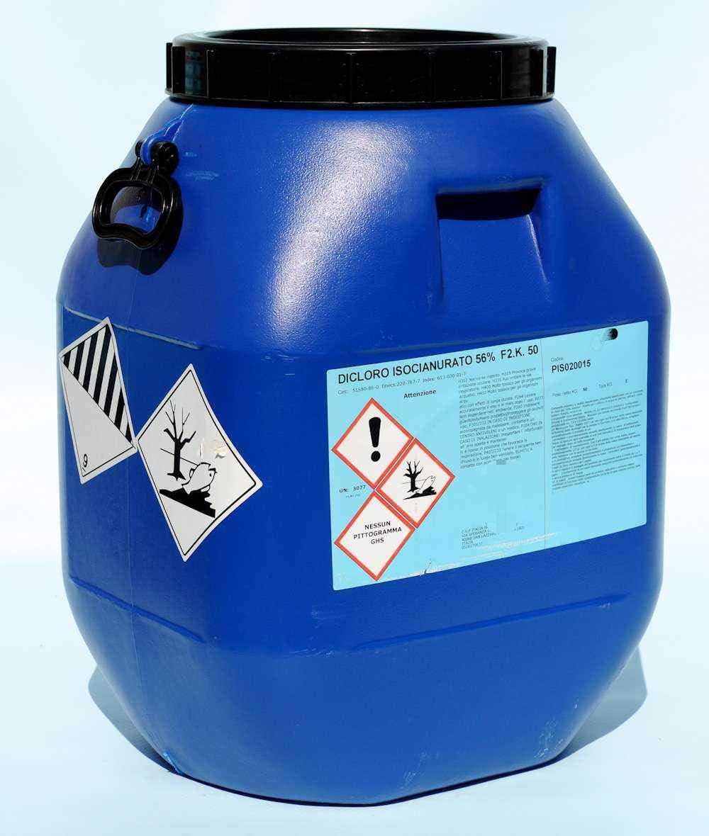 MARTEN Secchio 25 kg Dicloro Granulare 56% A Rapida Dissoluzione per Il Mantenimento dell'Acqua Piscina. Cloro in grani per Acqua Piscina Prodotto da Azienda Italiana certificata