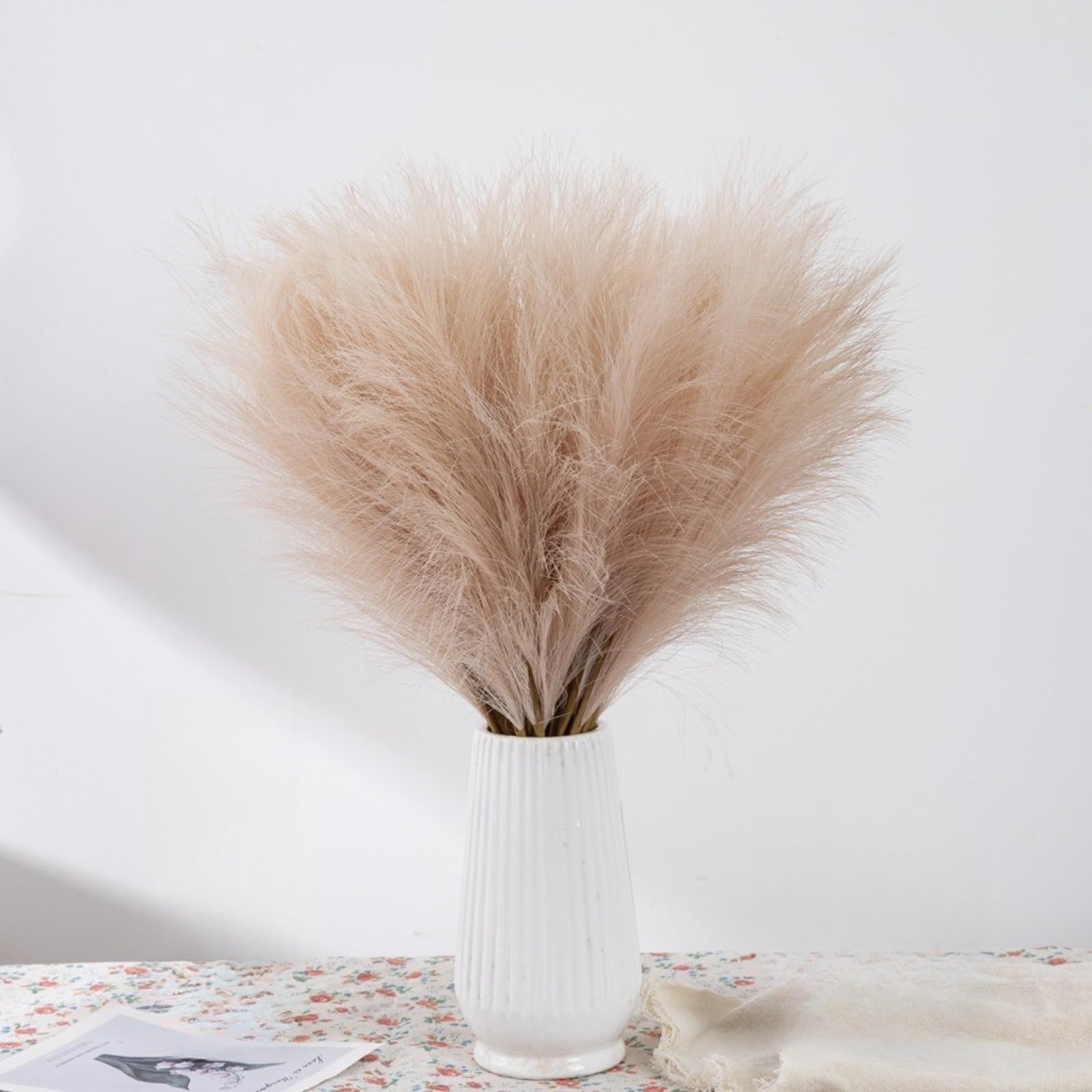 – 20 PCS Pampas Grass Artificial,Pampas Grass Artificial Fluffy,Bohemian Decor, Fake Grass for Home, Wedding,Table Vase Arrangements,Living Room, Bedroom Aesthetic (Light brown)