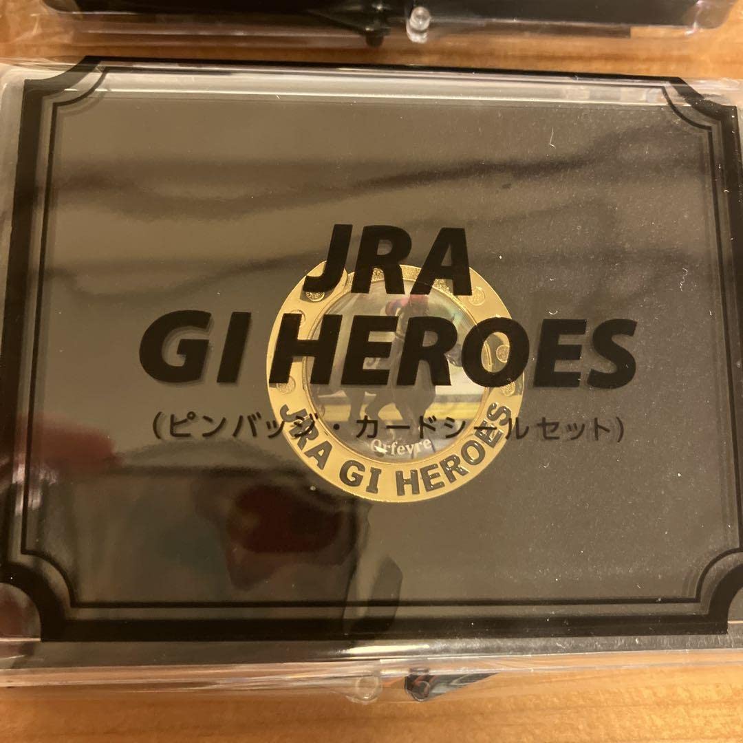 Amazon.co.jp: JRA G1 HEROES ピンバッジ.カードシールセット : おもちゃ