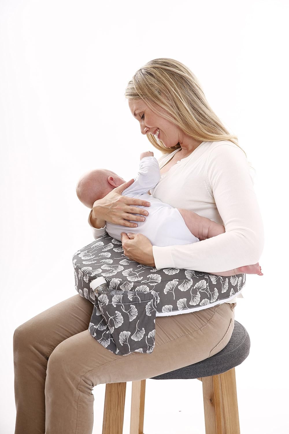 My Brest Friend Almohada de Lactancia Original Mejorada ergonómica Esencial para la Lactancia Materna para mamá y bebé con práctico Bolsillo Lateral, Correas Dobles y Funda, Ventiladores Grises