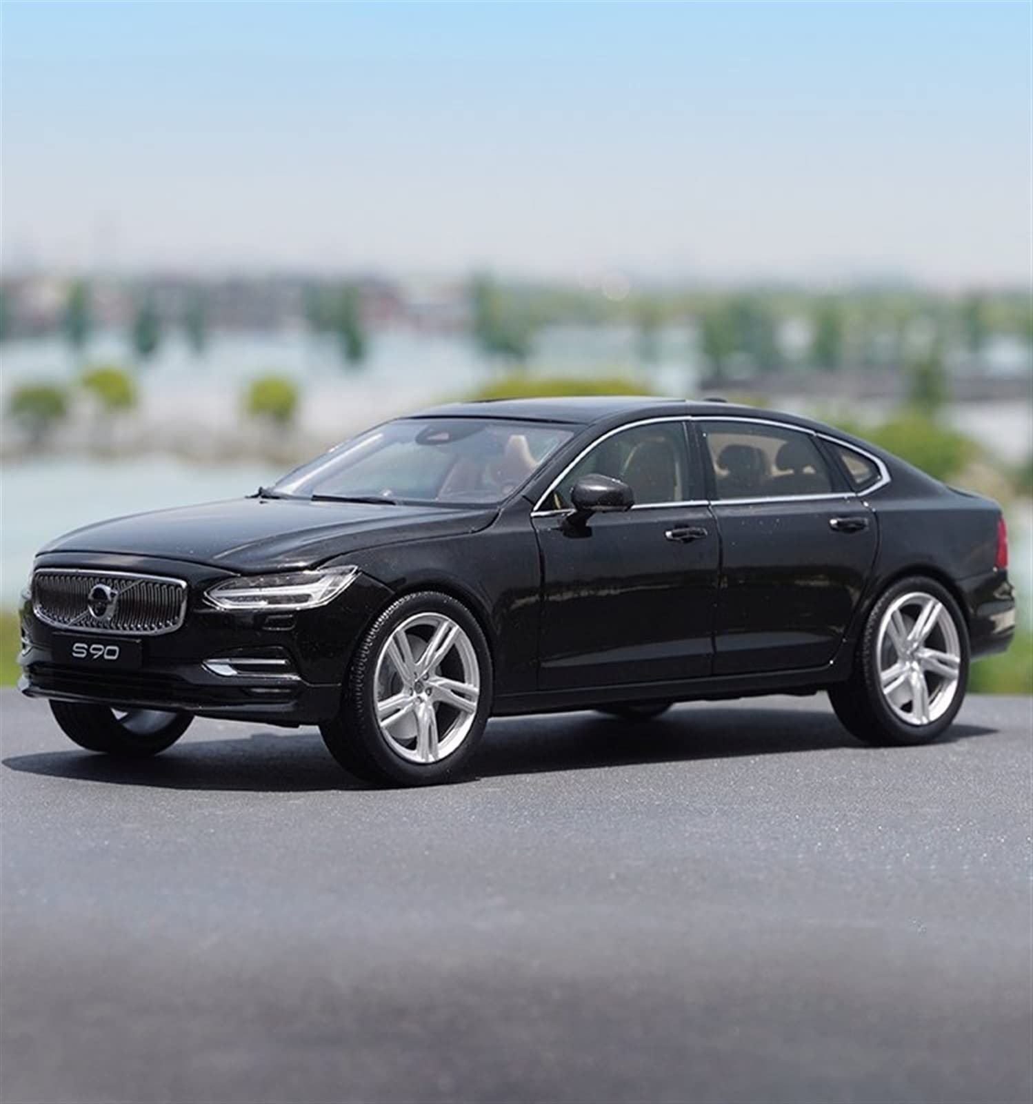 Amazon.co.jp: モデルカーのおもちゃ 1:18 ボルボ S90 スケール車