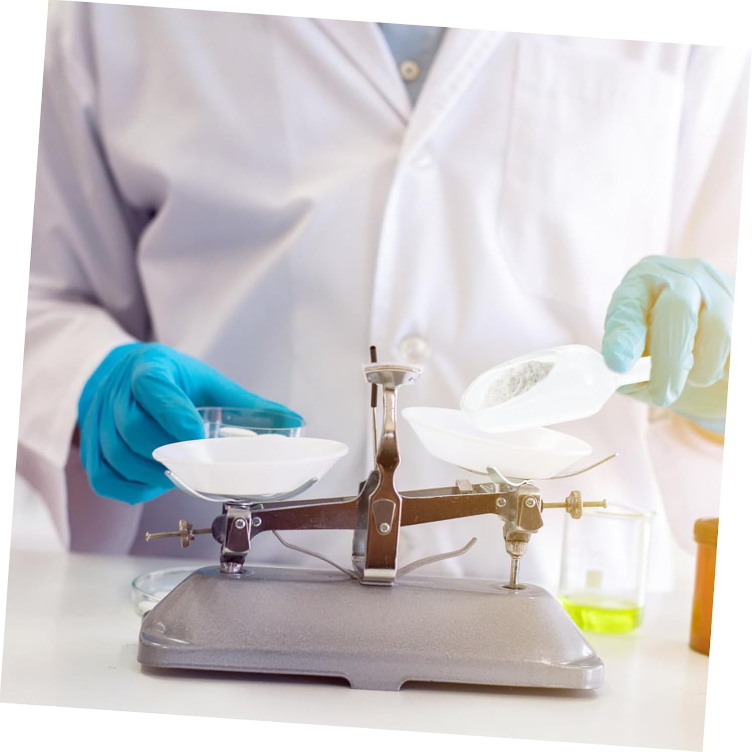 Glass Weighing Scoop for Laboratory Use Glass Sampling Spoon for Accurate Chemical Weighing and Sample Measurement Reliable Laboratory Tool