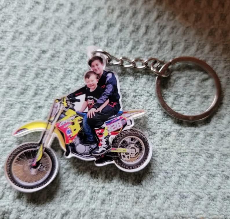 Vista 6 de Kool-Kool - Llavero de fotos personalizado para los amantes de las carreras de arrastre por Kool-Kool, regalos de cumpleaños para el día del padre