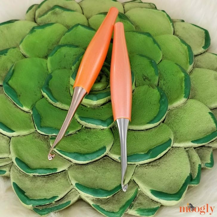 Image of Furls Crochet Hook, Odyssey Peach, Nickel Plated Tip for Effortless Glide, Ergonomic Handle Crochet Hooks 7 inch (Odyssey - Peach, H - 5.00MM)