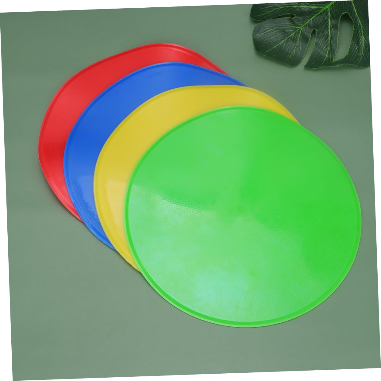 GOOHOCHY Football Training Markers 4 Pcs Round Soccer Marker Dishes Soccer Training Equipment Sturdy Non-Slip for Games