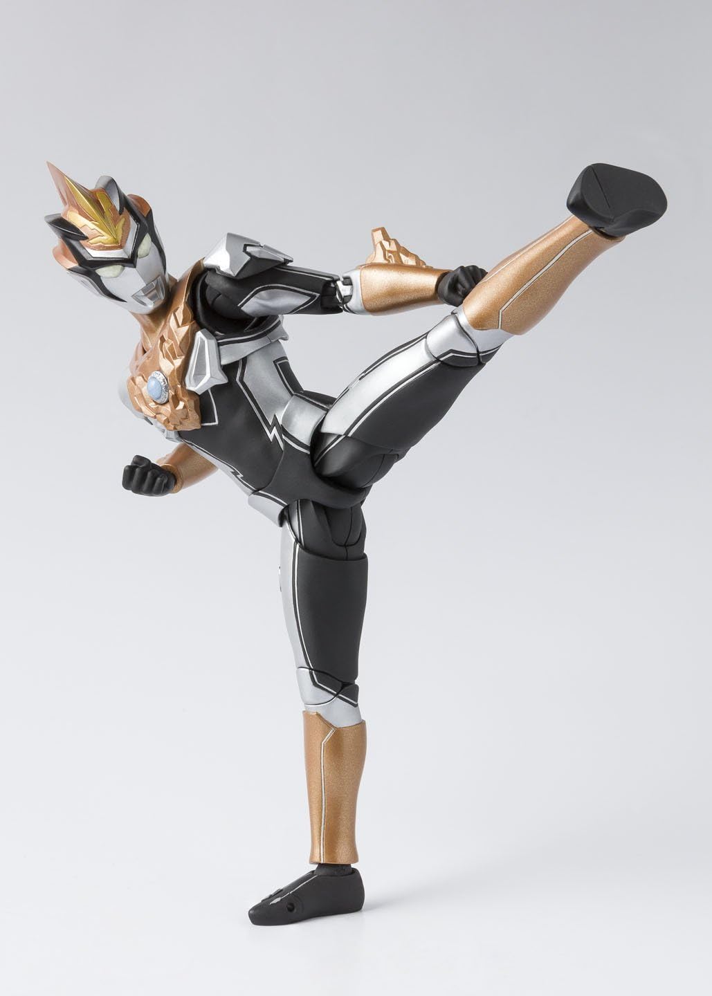 TAMASHII NATIONS Bandai S.H. Figuarts Ultraman Rosso Aqua Action Figure