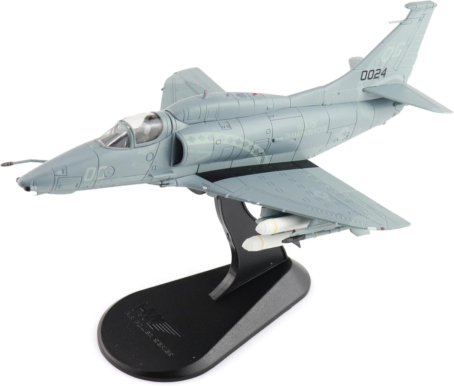 Hobby Master | 1:72 Scale Military Aircraft Replica | A-4M Skyhawk Diamondbacks 160024, VMA-131, US Marines, 1993 | Model HA1437