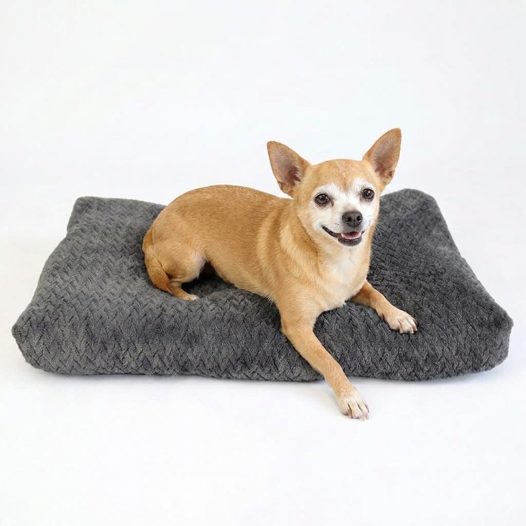24 Inch Dog Crate Bed for Small Dogs, Washable Dog Crate Pad for Dog Cages, Soft Jacquard Flannel Kennel Mat with Anti-Slip Bottom, Fluffy Crate Mat for Puppies and Small Dogs,Dark Grey