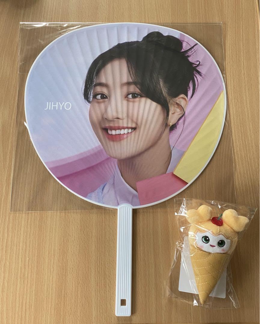 TWICE ポップアップストア　グッズ　バスタオル TWICE ポップアップストア グッズ バスタオル TWICE