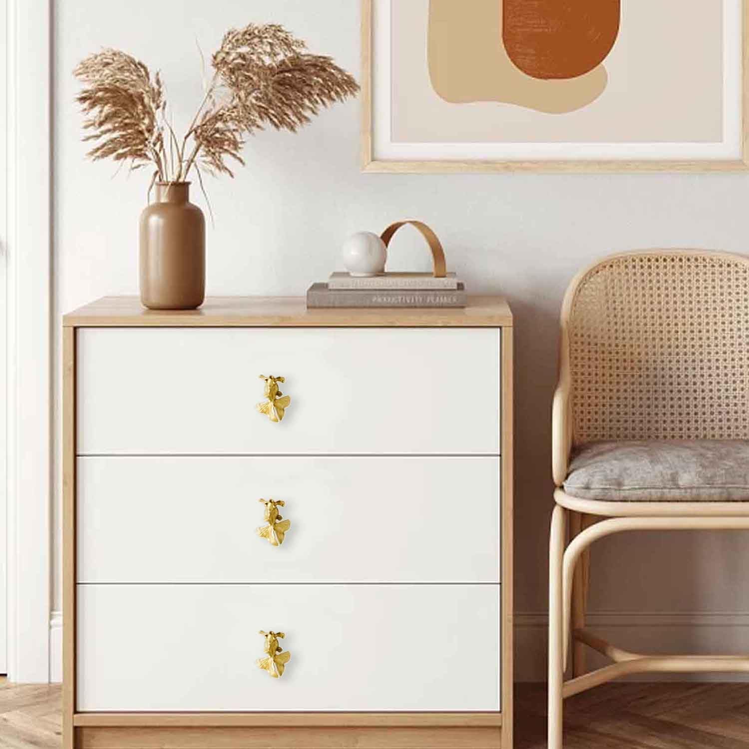 4PCS Solid Brass Goldfish Drawer Knobs, Unique Cabinet Knobs Animal Drawer Knob Gold Dresser Knob for Kitchen Bedroom Bathroom Art Decor Cupboard Handle