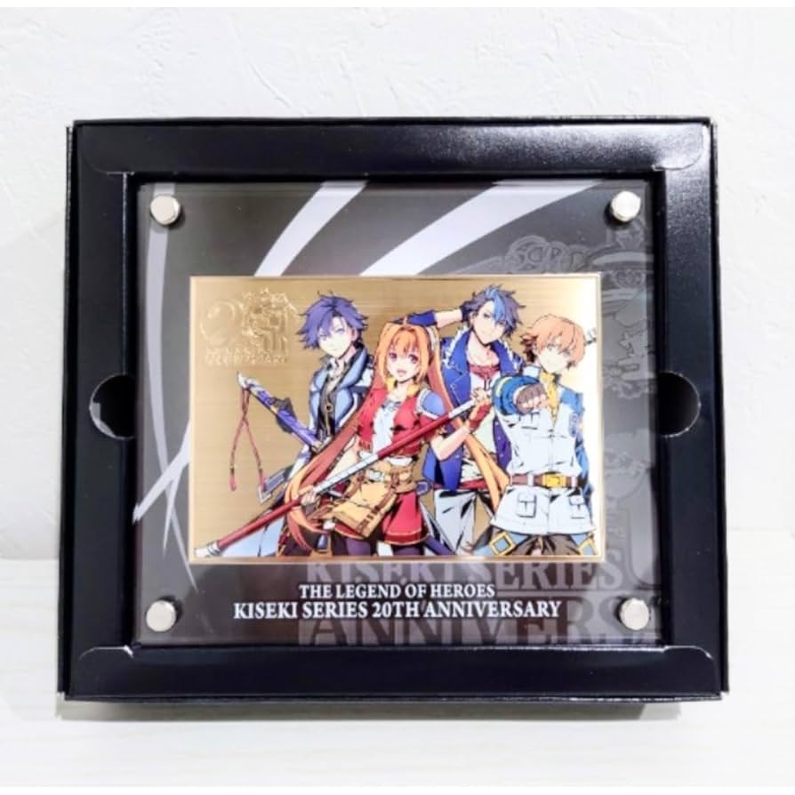 英雄伝説 界の軌跡　メモリアルメタルプレート　20周年 Amazon.co.jp: 英雄伝説 界の軌跡 メモリアルメタルプレート 20