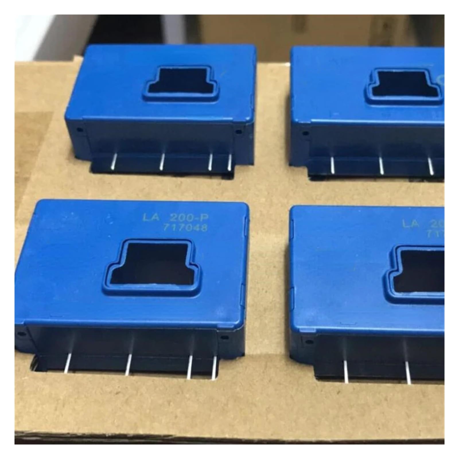 PXQCHAVLN 1pcs LA200-P/SP10 Current Sensor Transformer 200A