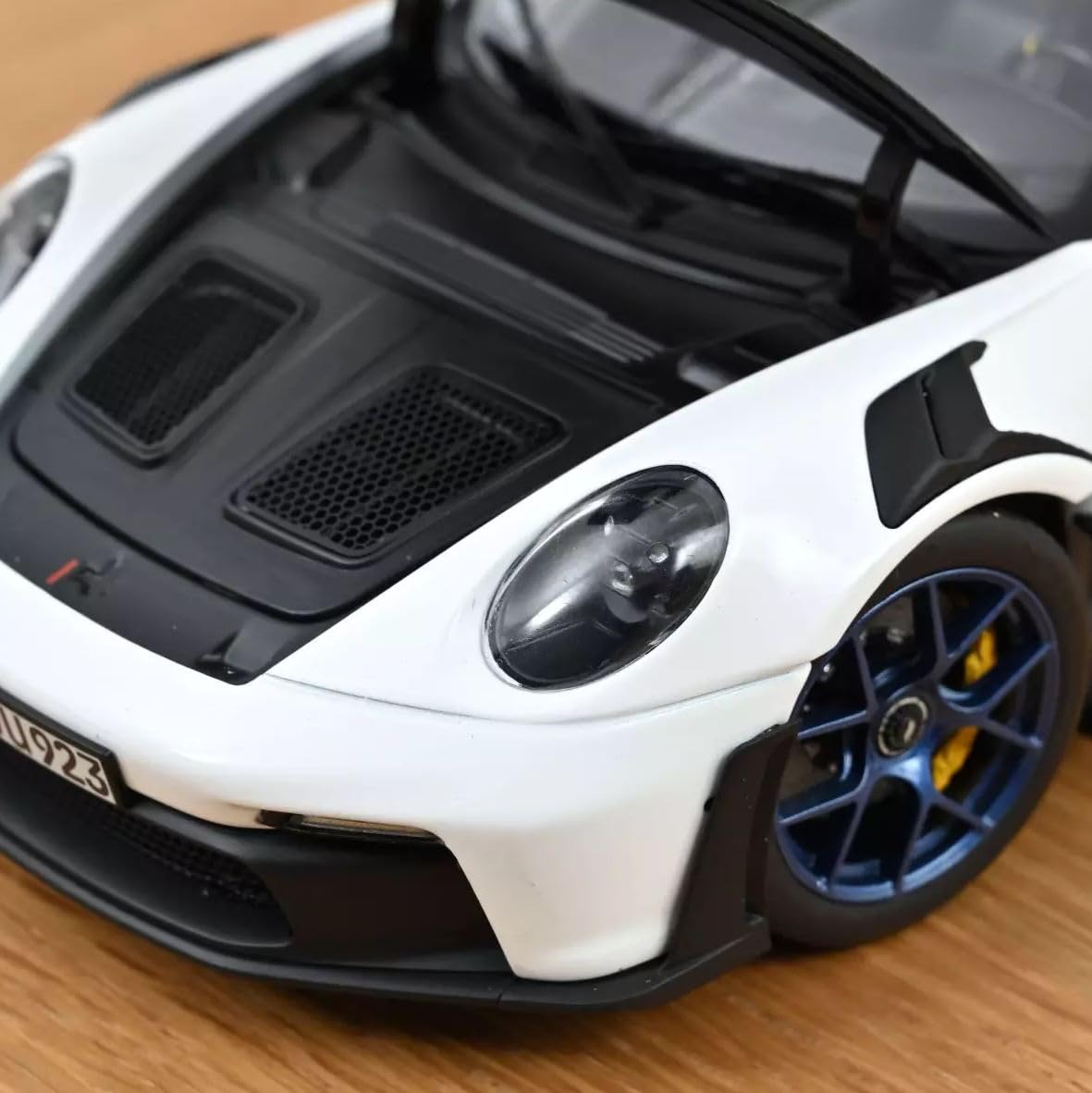 Amazon | ノレブ 1/18 ポルシェ 911 (992) GT3 RS ヴァイザッハ