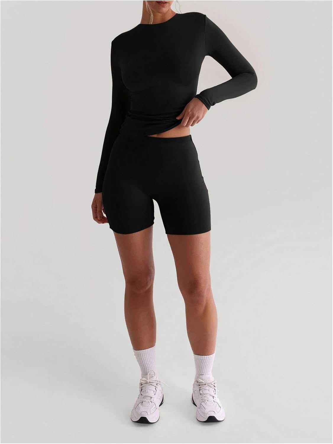 WDIRARA Women's Crew Neck Long Sleeve T-Shirts Slim Fitted Tops Basic Tee - Image 3