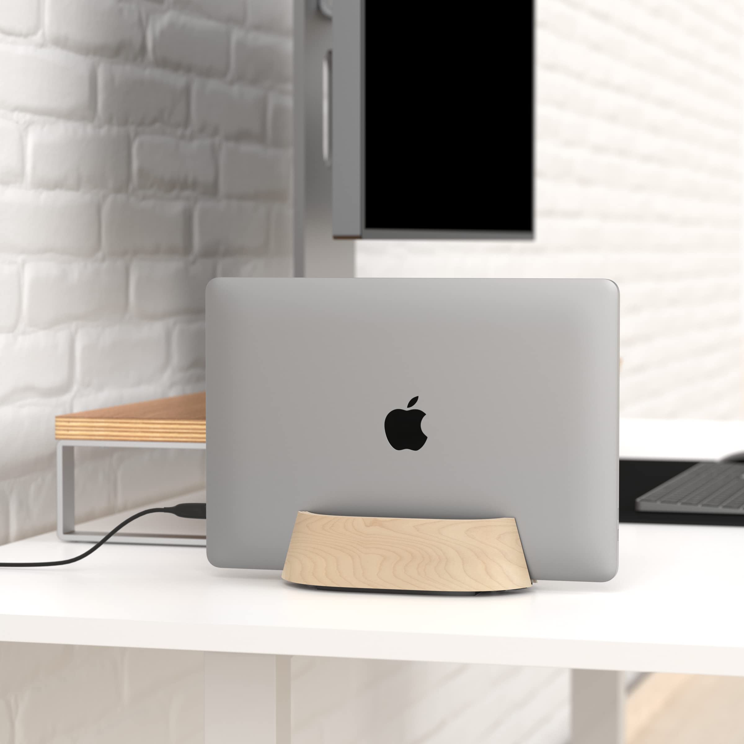 HumanCentric Soporte Vertical para Laptop Soporte Ajustable y Muelle, Soporte Vertical para Laptop para MacBook Pro y Otros portátiles de 0.5 a 1.5 Pulgadas, Madera de Nogal Negro