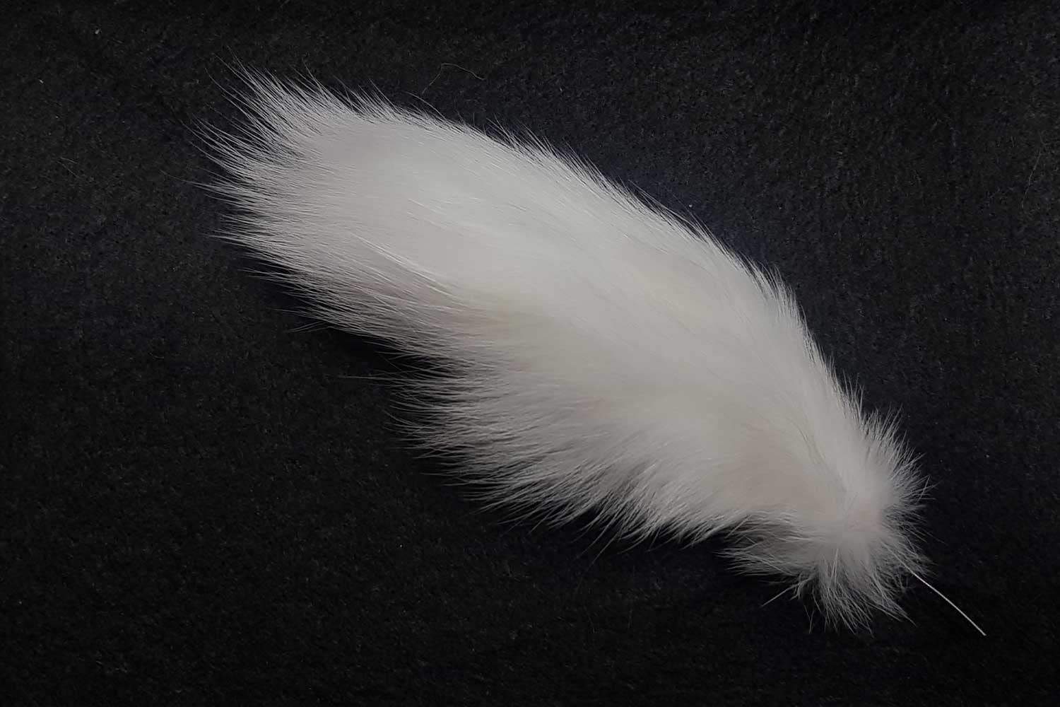 Mohan Shoppe Colorful Fluffy Feather Design Soft Feather for Craft Material, hat Decorations, brooches, Hair pins etc. Package of 1 Piece (White)