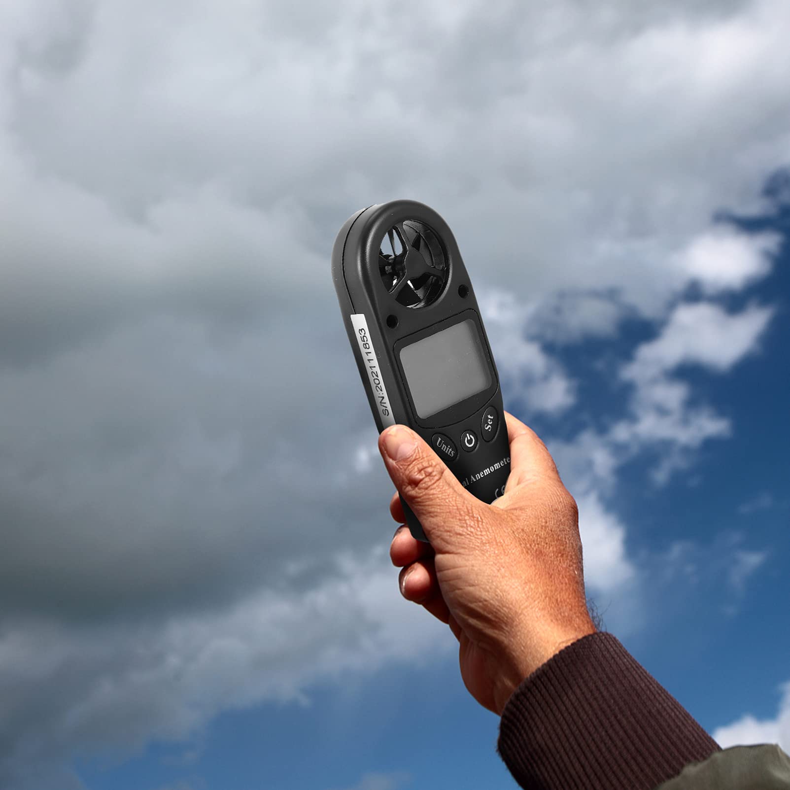 MAGICLULU Mini Anemómetro Digital Portátil con Bolsa de Almacenamiento con Pantalla Lcd Retroiluminada y Medición de Velocidad del Viento, Higrómetro de Mano en Plástico para Trabajo