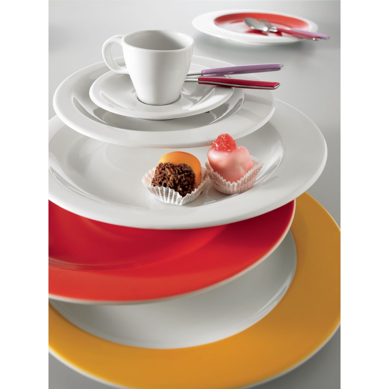 BUGATTI Glamour Set 3 Coltelli Da Formaggio - Acciaio Inox 18/10, Manico Magenta, 16x26x3 Cm