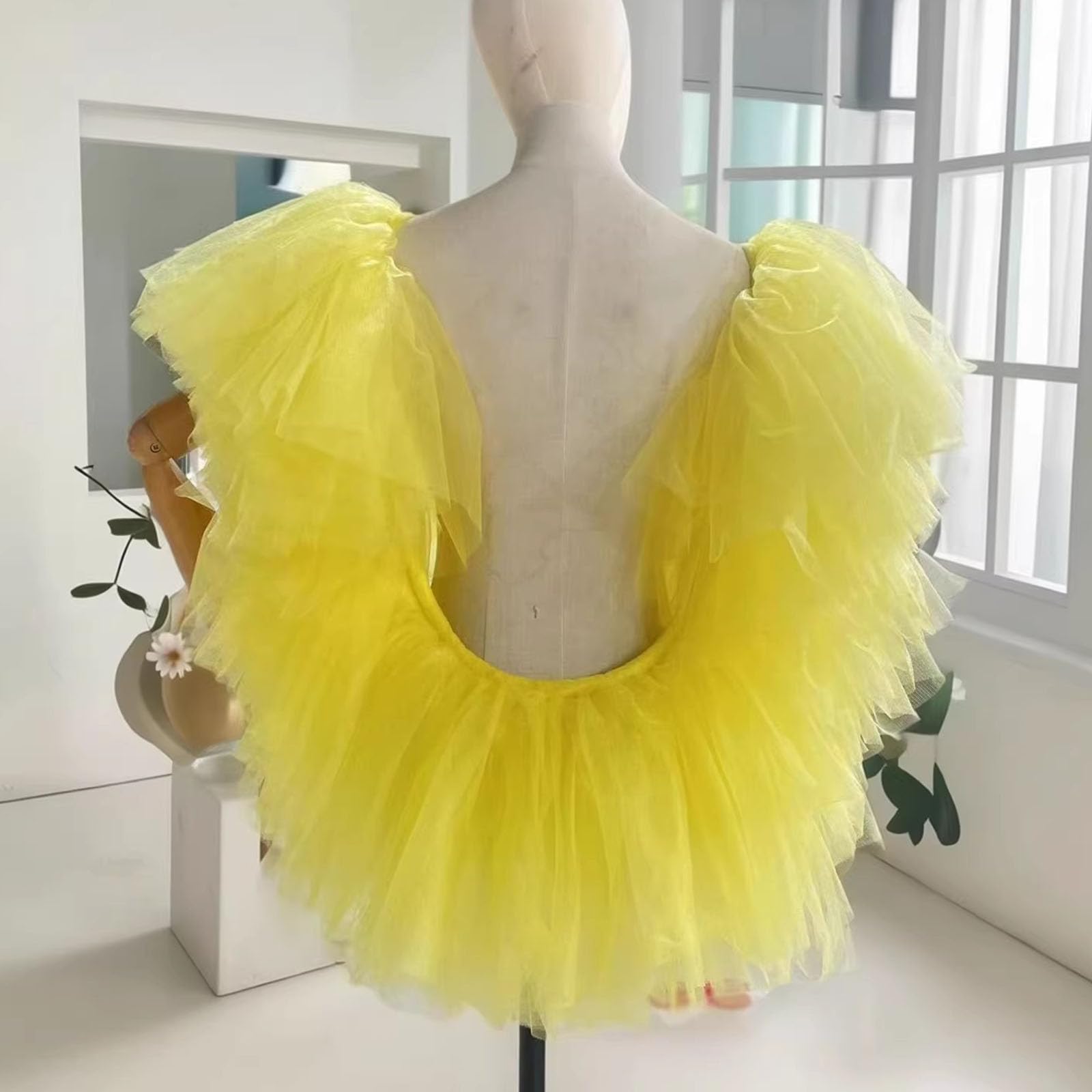 Elegante stola scialle decorativa da donna, accessorio alla moda per servizi fotografici e feste serali in tulle