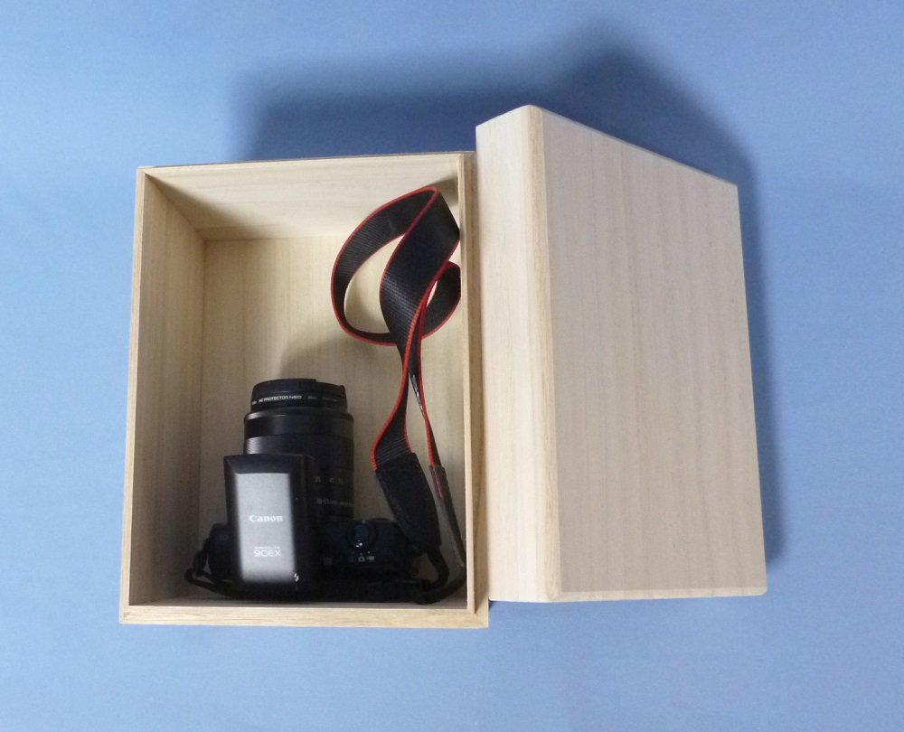 Amazon.co.jp: 小物入れ桐箱 桐製収納箱M （カメラ用など） : ホーム