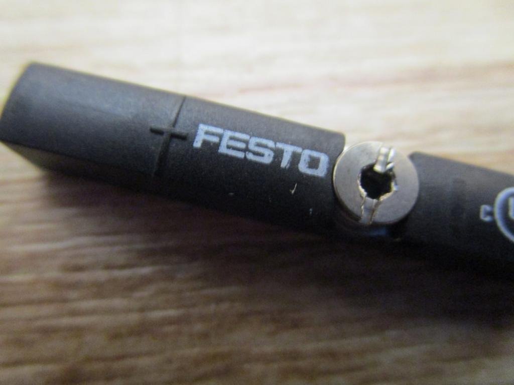 PEPPERL & FUCHS NJ4-12GK-SN 4MM Range, 5/25VDC, 2 Wire, INDUCTIVE Sensor