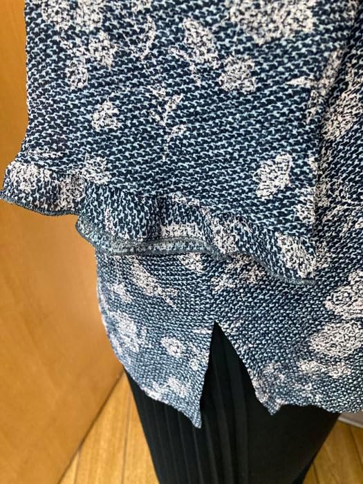 日本製！（ＬＬサイズ）レディースファッション、ミセス、トップス、前ボタン七分袖チュニック、首・袖フリル、ラインはＡラインです。