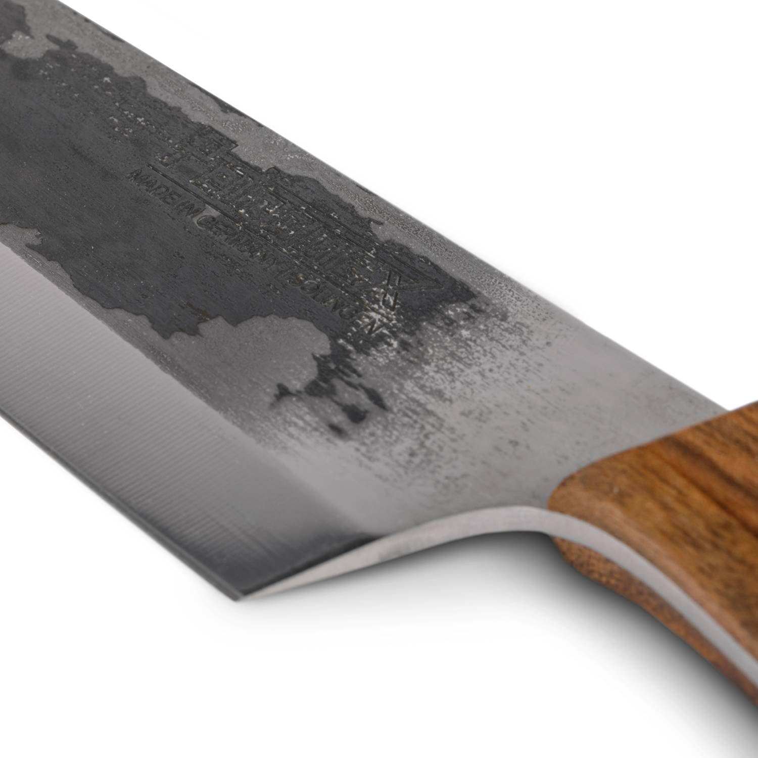 Petromax Kochmesser 17 cm - Profi Küchenmesser aus Solingen - Walnussholz | Handgefertigtes Allzweckmesser aus rostfreiem Stahl, ideal zum Schneiden, Hacken und Wiegen in der Outdoor-Küche
