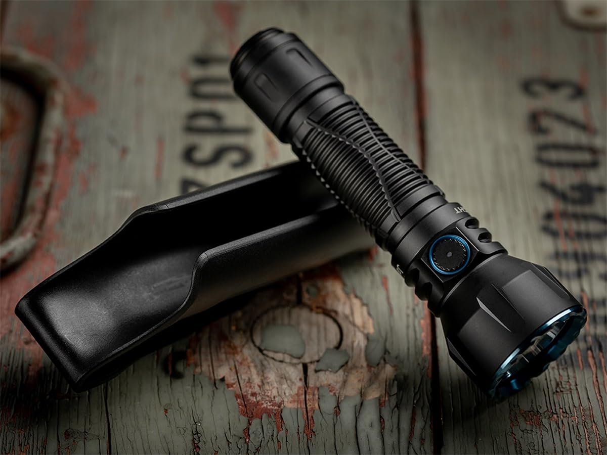 OLIGHT Linterna de mano LED Javelot 1.350 lúmenes (Negro)