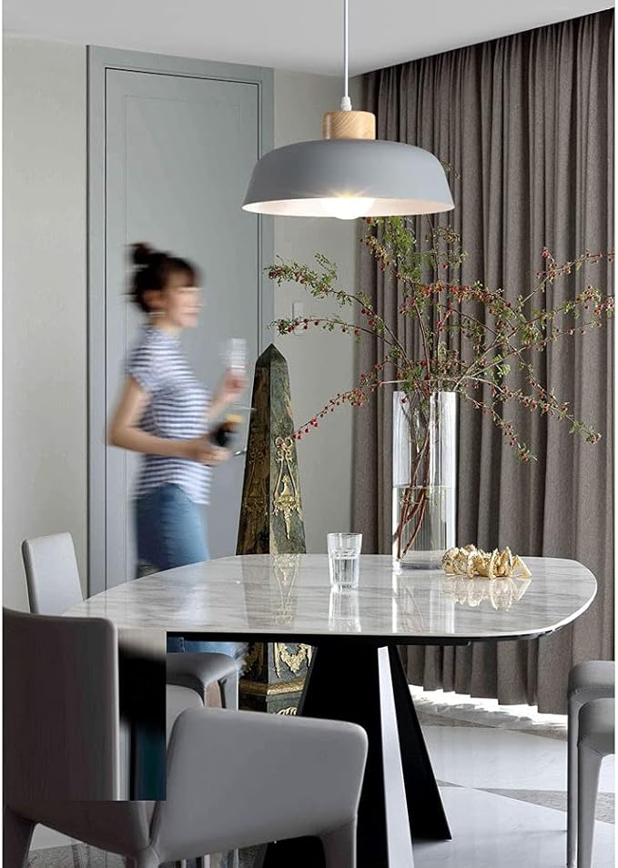 LQZCXMF Moderne Elegantie Hanglamp Rubber Houten Hangverlichting IJzeren Kachel Vernis Lampenkap Macaron-lampen Met Kleine Kroonluchter In Japanse Stijl Creatieve Persoonlijkheid Keuken Eiland LQZCXMF photo 2